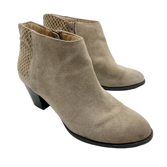 Vionic Bromley Taupe Suede Ankle‎ Booties - Picture 1 of 12